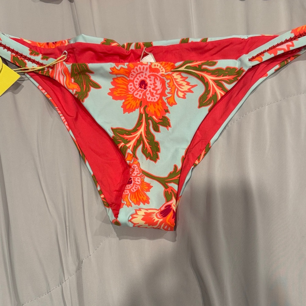 Maaji Floral Reversible Bikini Set Size L NWT - Picture 4 of 11